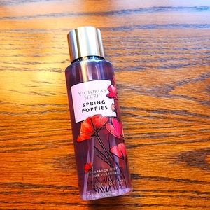 NWT Victoria's Secret Spring Poppies Mist 🌺
